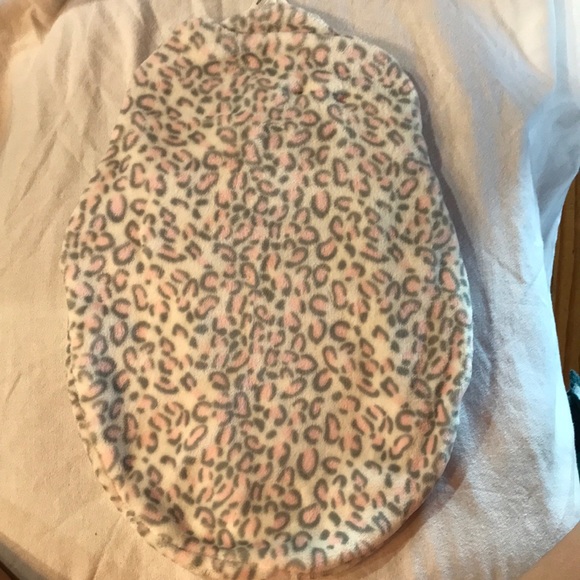 Element of style cheetah baby swaddler - Picture 3 of 3